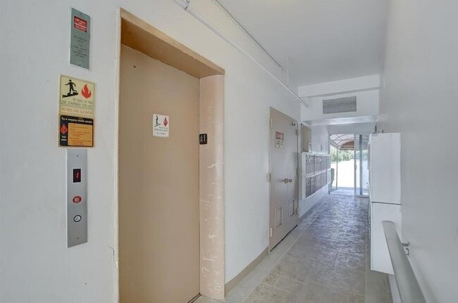 Foto del edificio - 3040 NE 16th Ave