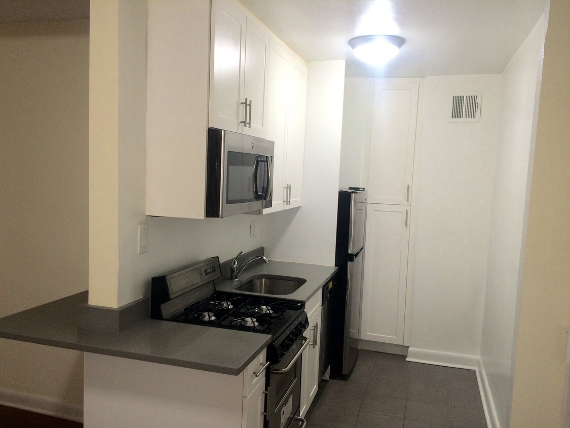 Primary Photo - 42-42 80th St