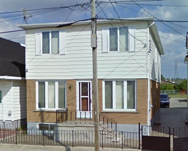 Primary Photo - Spacious 3 Bedroom Detached Home – $2,249/...