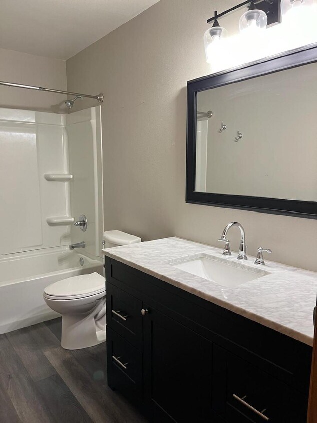 LA FOTO ES SIMILAR A ESTA UNIDAD - 129 Washington Ave