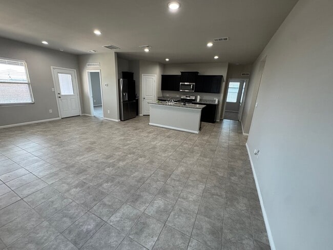 Foto del edificio - 7700 Yellow Jacket Rd