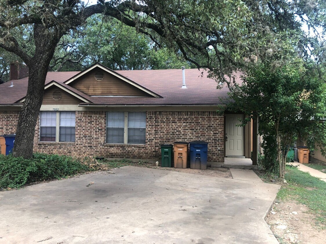 Primary Photo - Edens Properties 4 (7002 Ivory Key Ct)