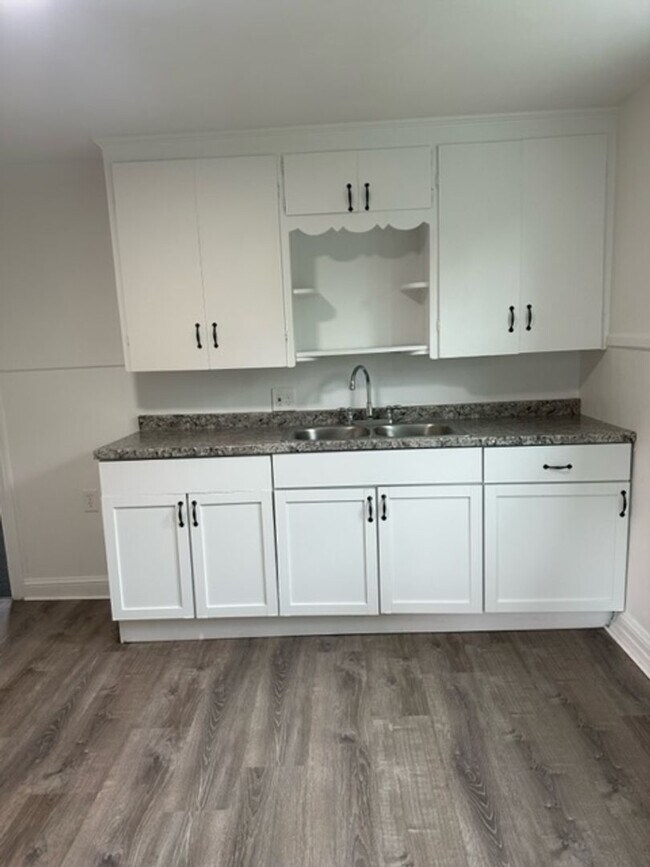 Foto del edificio - 255 Blakeslee St