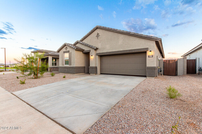 Building Photo - 15365 W Smoketree Dr