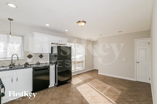 Foto del edificio - 1560 Leisure Dr