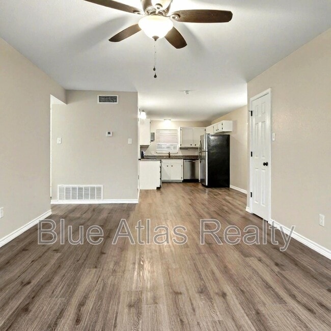 Photo - 225 Bryan St Apartment