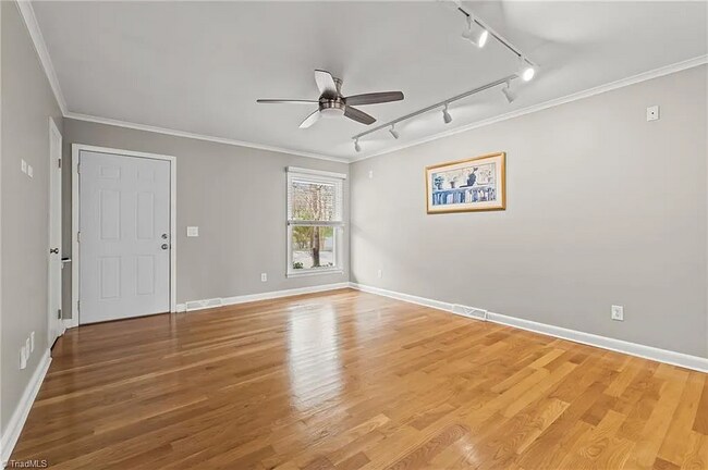 Foto del edificio - 1629 Ardsley St