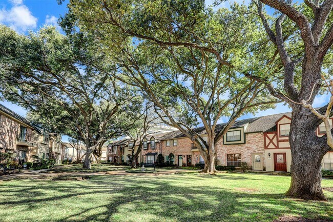 Building Photo - 14715 Barryknoll Ln