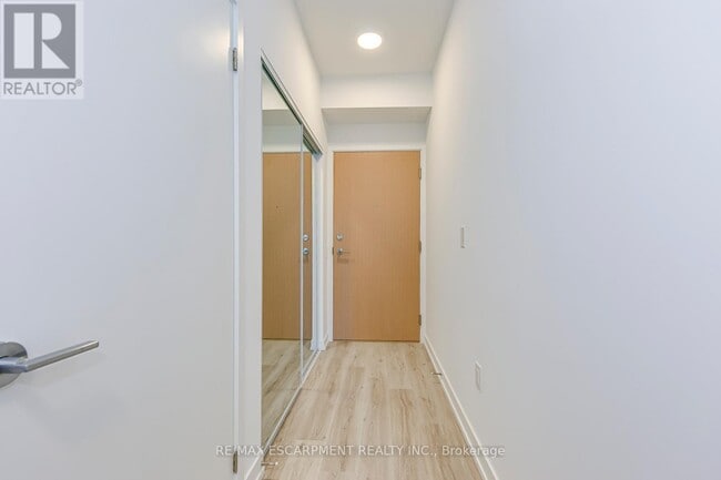 Building Photo - 395 Square One Dr