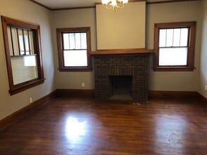 Building Photo - 302 Melrose Ct