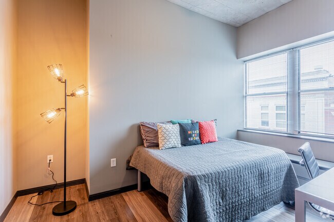 1HAB, 1BA - 672 ft² - The U at Park East