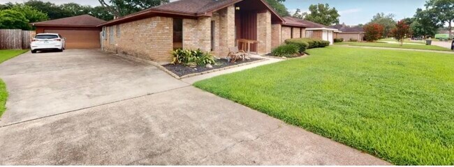 Building Photo - 1120 Brandywine Dr