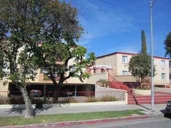 Foto principal - 19207 Victory Blvd