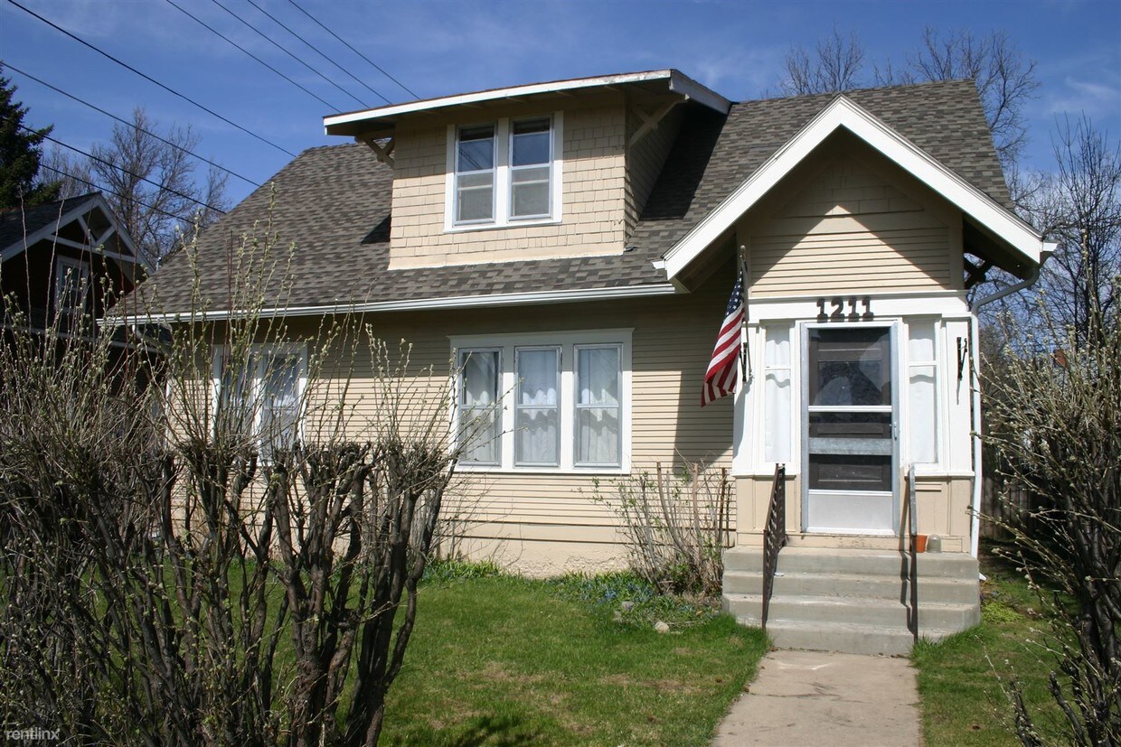 Foto principal - 4 br, 1 bath House - 1211 5th Ave S