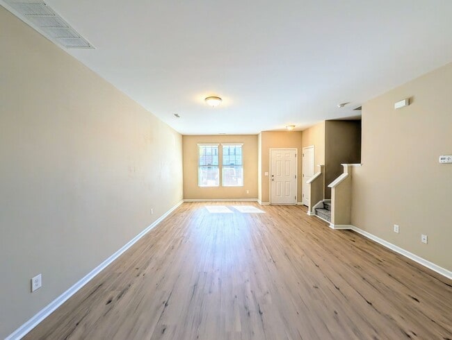Foto del edificio - 4461 Middletown Dr
