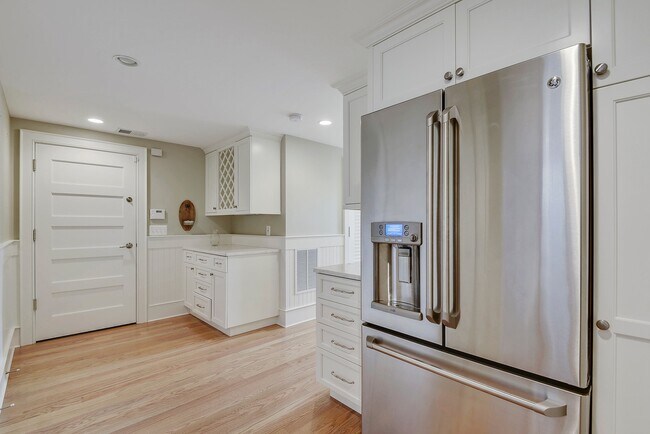 Foto del edificio - 5br Bethesda Home for Rent