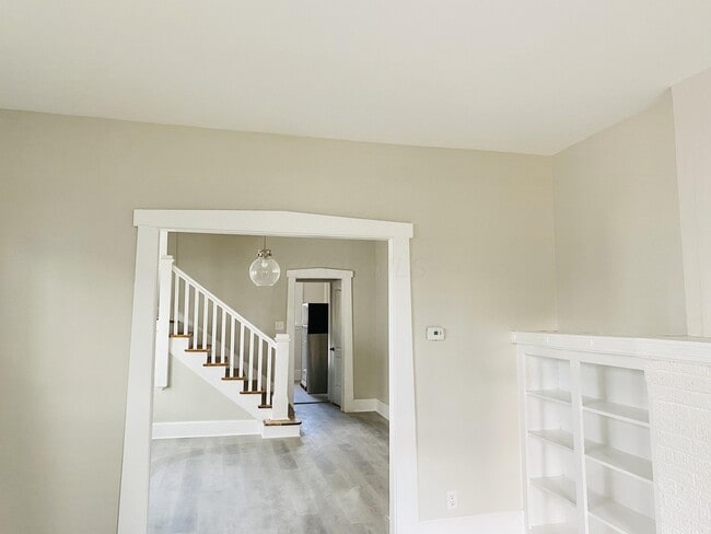 Building Photo - 918 Carpenter St