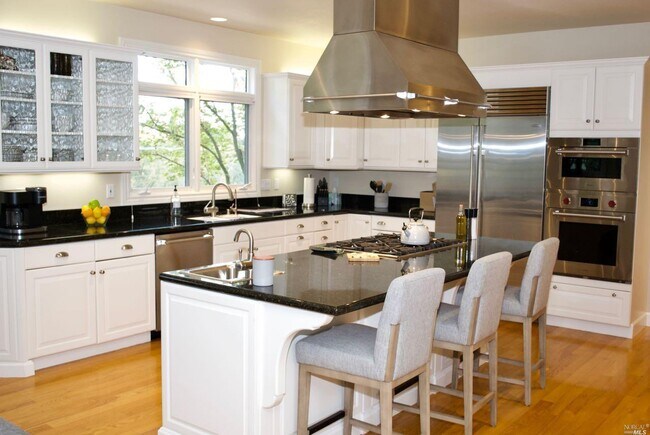 Building Photo - 5 Tonya Ln