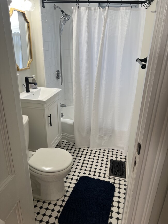 Bath - 40 Paradise Rd
