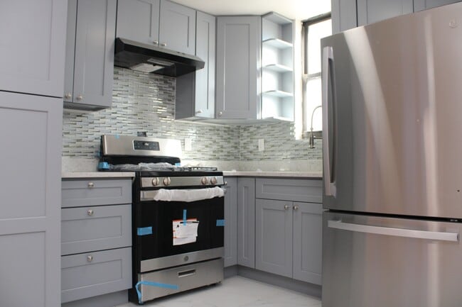 Building Photo - 1194 Dumont Ave