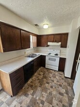 Building Photo - 155 Elm St