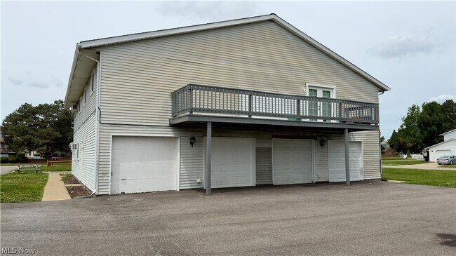 Building Photo - 229 Brunswick Dr