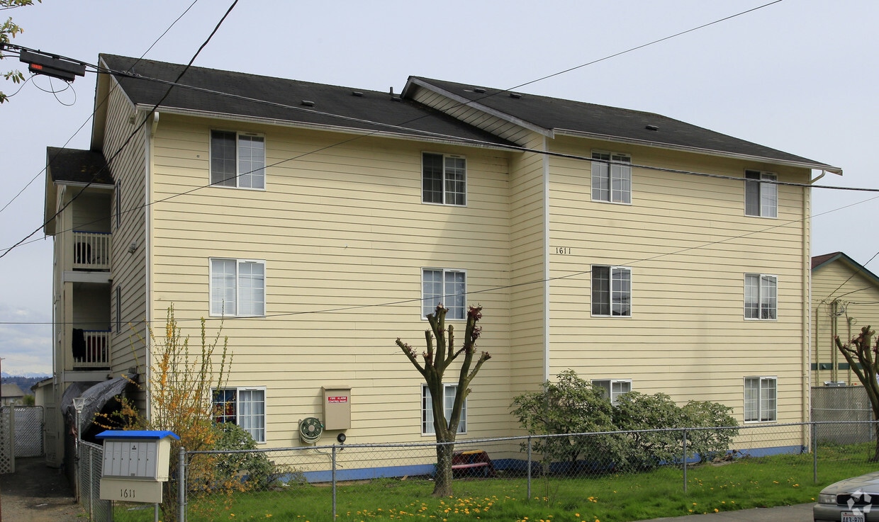 Building Photo - 1611 Chestnut St