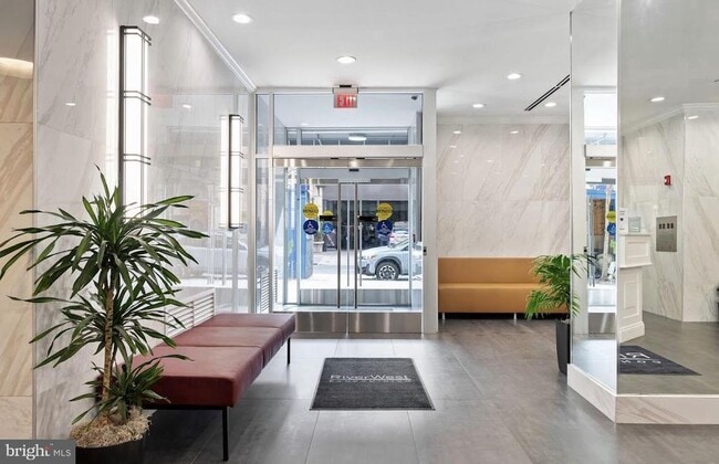 Building Photo - 2101 Chestnut St