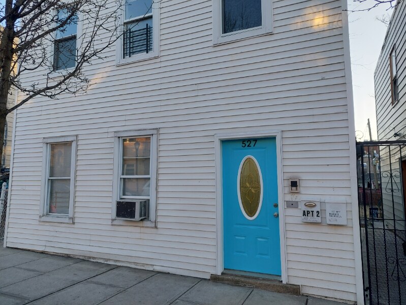 527 43rd St Unit Apt 2, Union City, NJ 07087 Room for Rent in Union