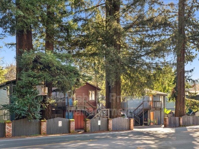 Foto principal - 14975 River Rd