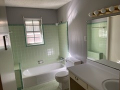 Building Photo - Large Five Bedroom Home in NW Huntsville