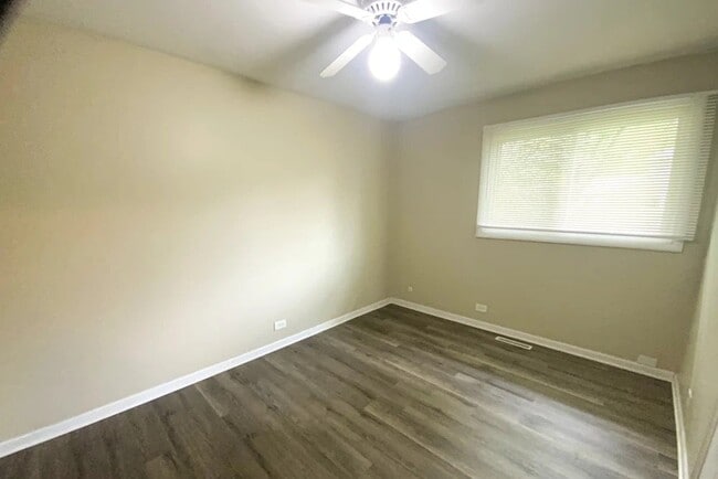 Building Photo - 1563 S Tyler Rd