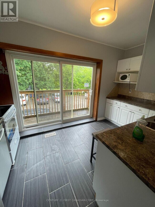 Photo du bâtiment - 188 Wildwood Ave