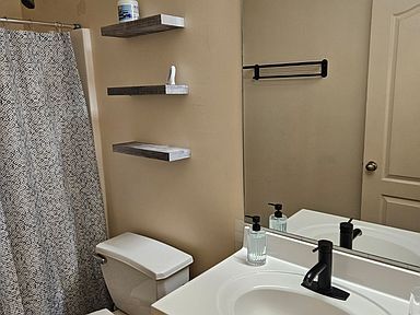 Foto del edificio - 45 Trelawney Keep