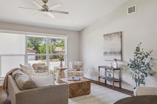 Foto del edificio - 3703 Tower View Ct