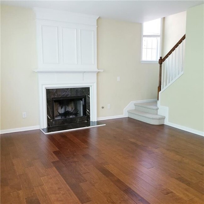 Building Photo - 3363 Stoneham Dr NW