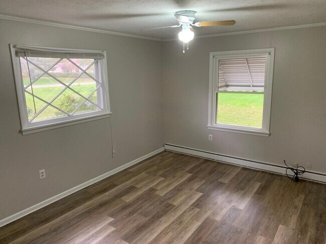 Foto del edificio - 8785 Usher Rd