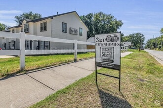 Building Photo - 955 Leroy St