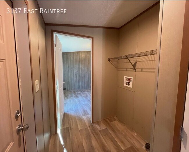 Foto del edificio - 3137 East Raintree-