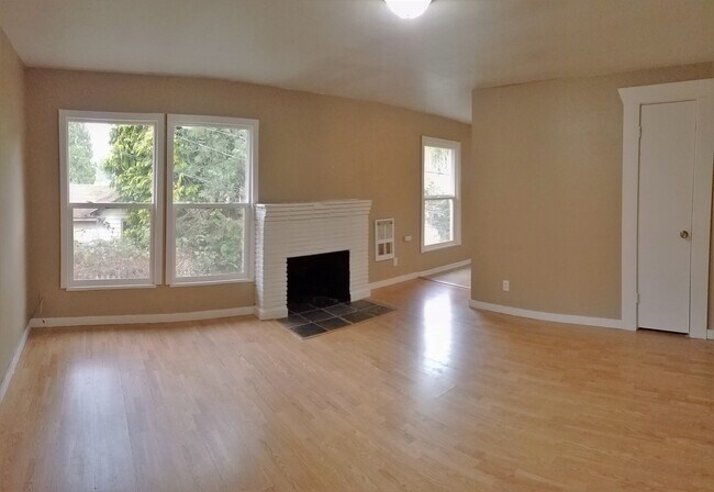 Foto del edificio - 133 Marion Ave N