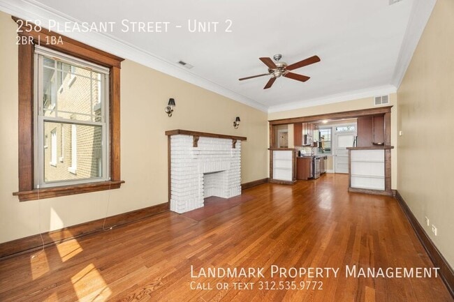 Building Photo - 258 Pleasant St