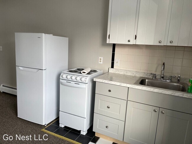 Building Photo - Studio, 1 bath House - 77 Chambers Ave  - ...