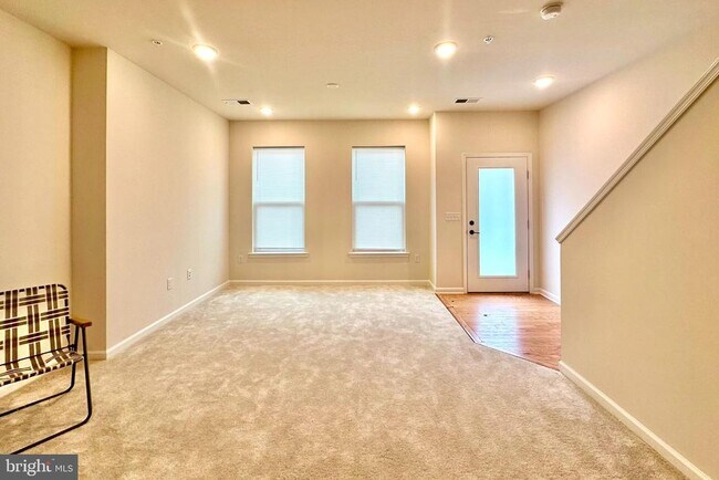 Foto del edificio - 1212 Parker Blvd