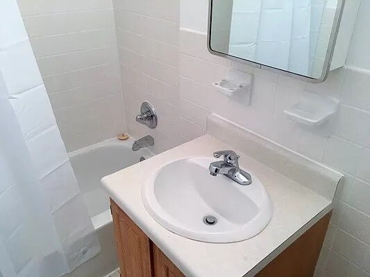 Foto del edificio - 9 W 126th St