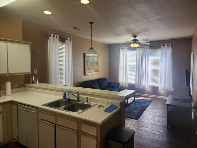 Foto del edificio - 1314 River Oaks Dr