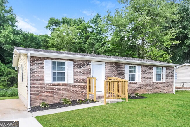 Building Photo - 426 Roxbury Dr