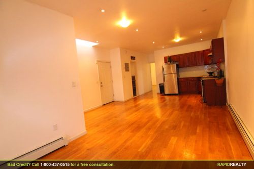 Foto del edificio - 309 Bainbridge St