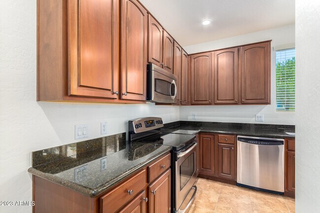 Foto del edificio - 15240 N 142nd Ave