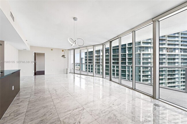Foto del edificio - 495 Brickell Ave