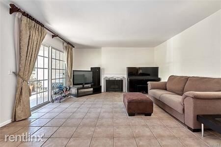 Building Photo - 5331 Coldwater Canyon Ave